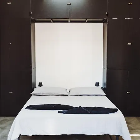 Design Loft With Free Private Parking Apartment