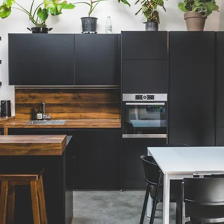 Design Loft With Free Private Parking Apartment