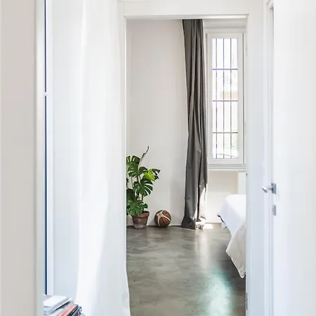 Design Loft With Free Private Parking *